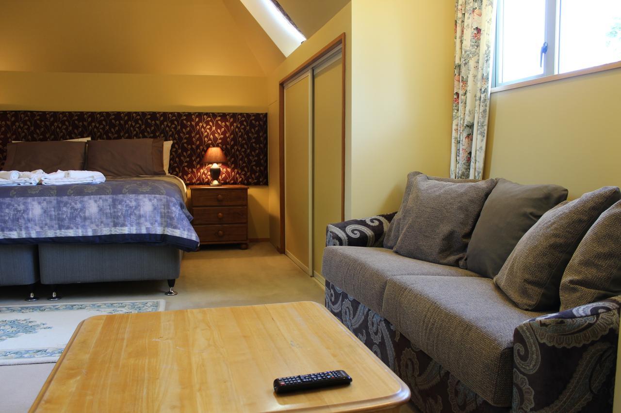 Shamrock Garden B&B Airport Christchurch Eksteriør billede