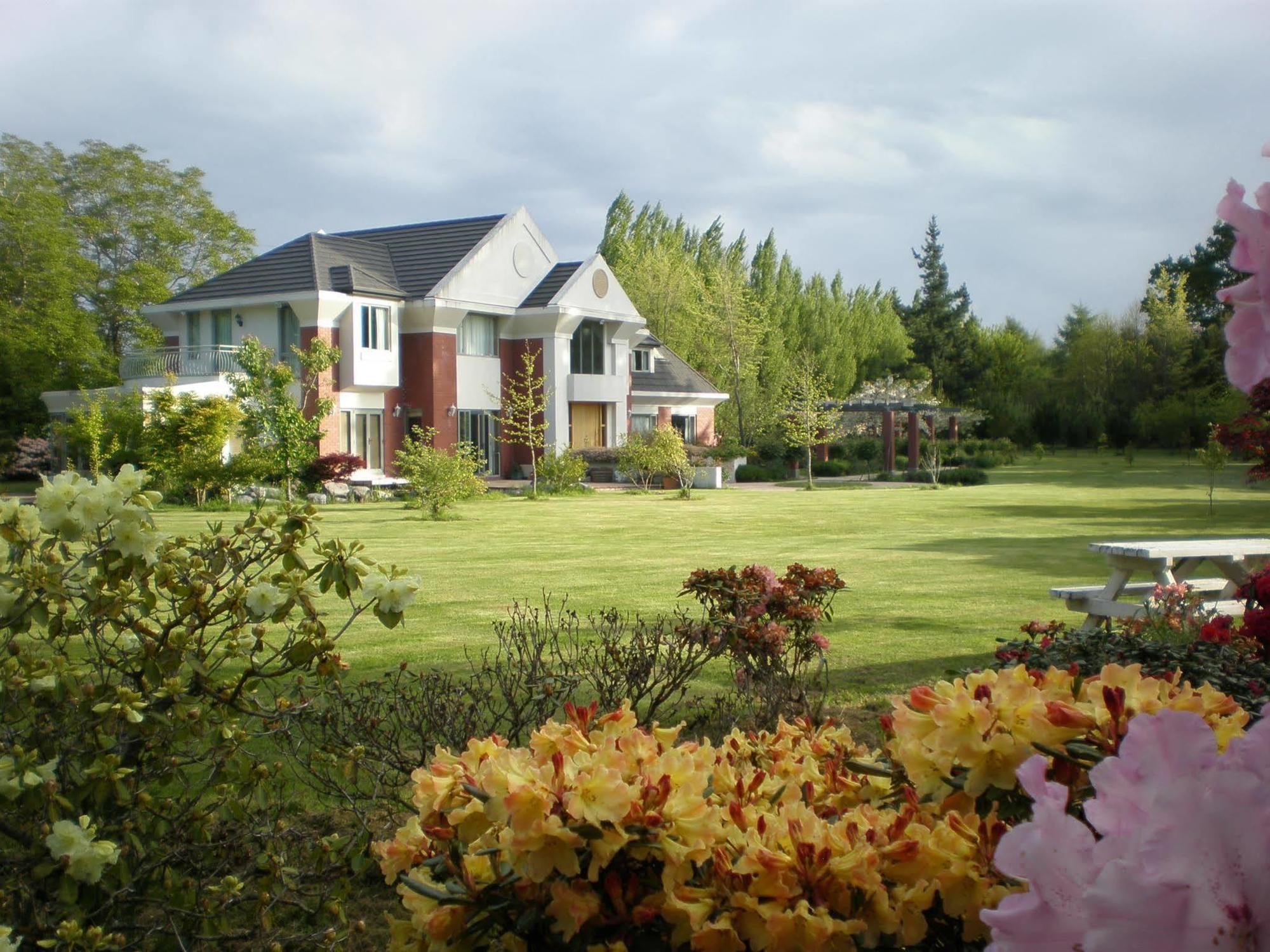 Shamrock Garden B&B Airport Christchurch Eksteriør billede