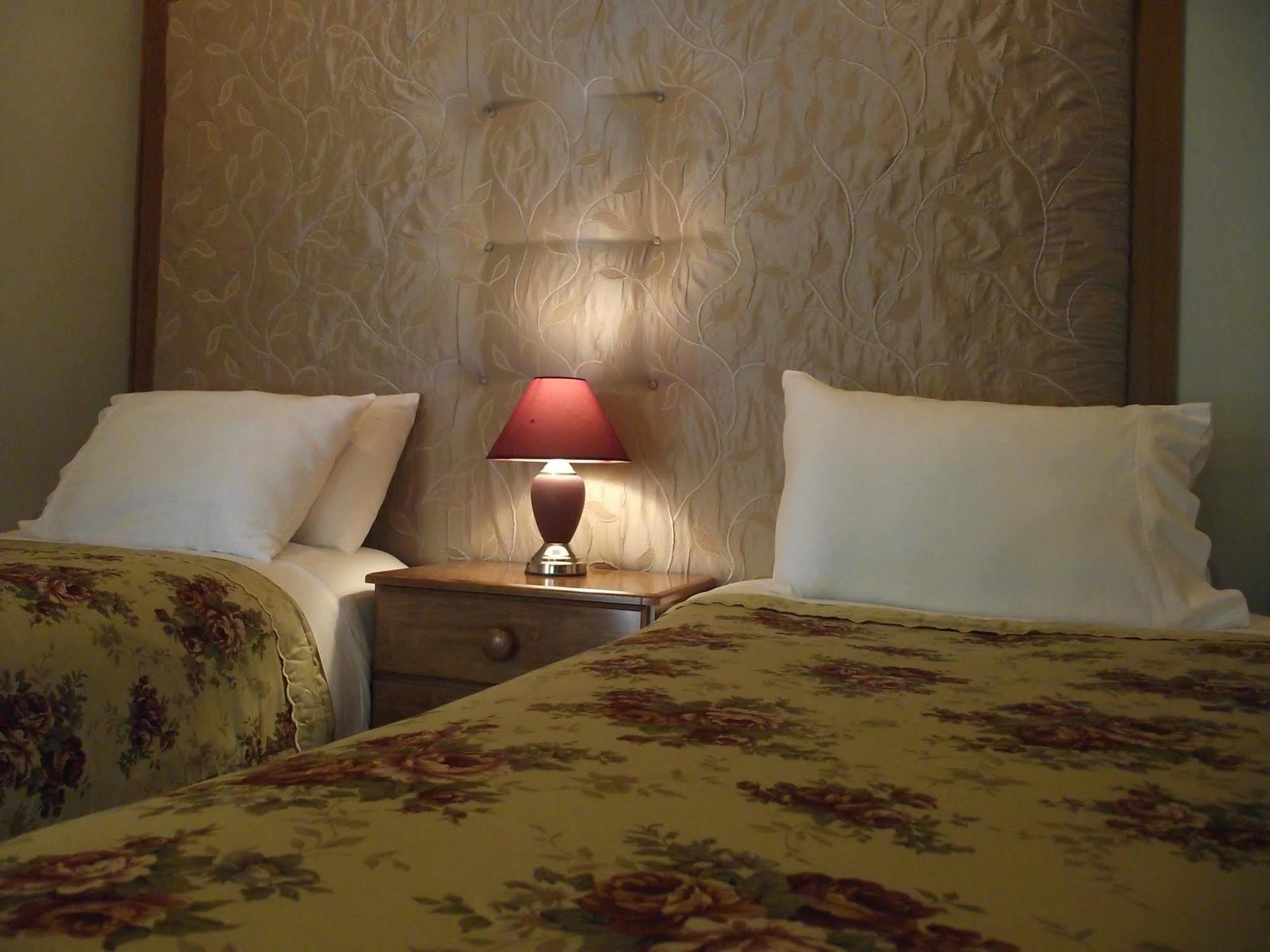 Shamrock Garden B&B Airport Christchurch Eksteriør billede